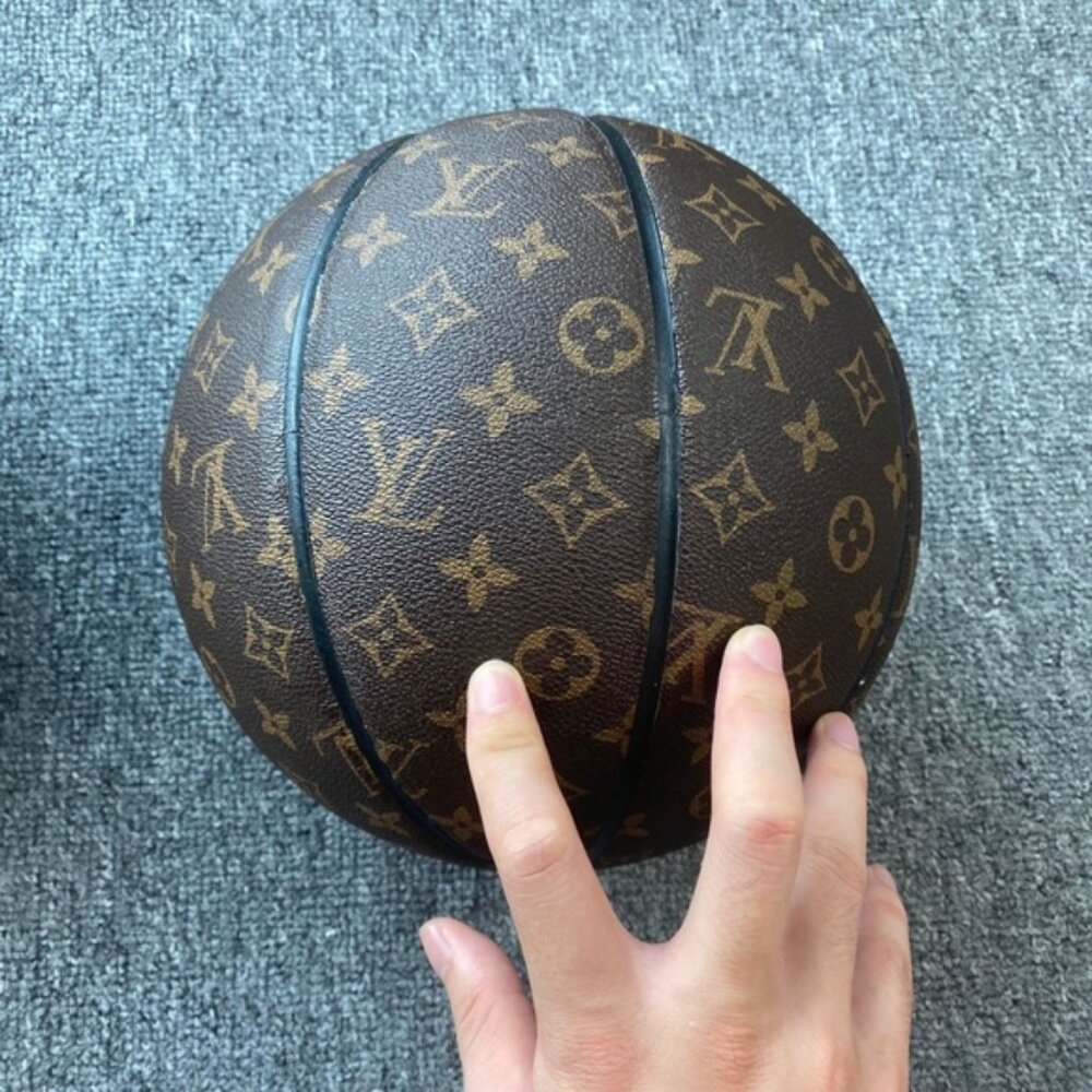 louis vuitton basketbal athentic